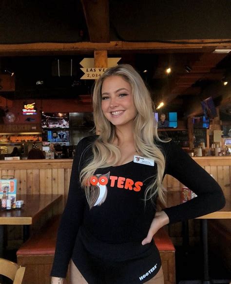 hottest hooters waitress|Exploring Hooters: A Look into the World of Hooters Waitresses